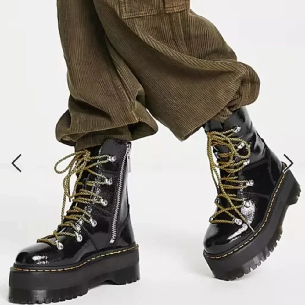 Dr. Martens Ghilana Max Lace-Up Black Pattern Leather Platform Boot sz.6
